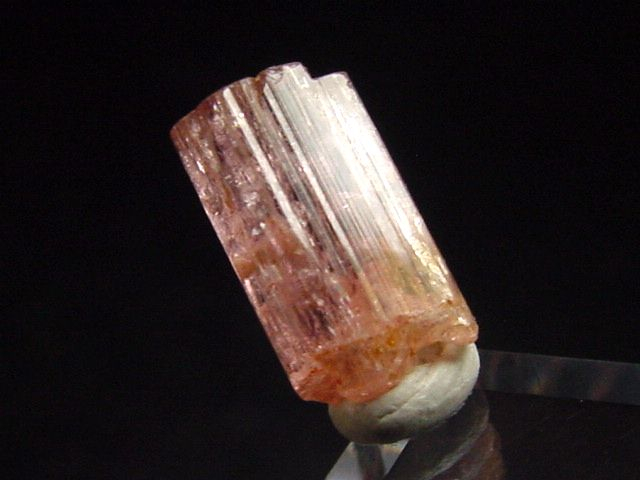 Rose Topaz crystal 11 mm Ouro Preto, Brazil