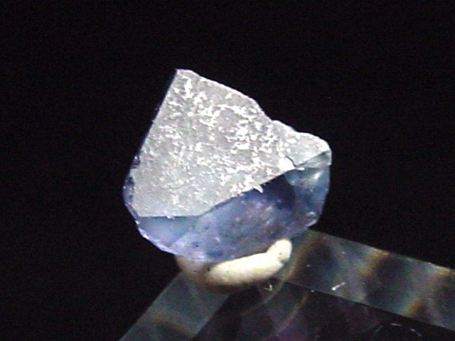 Benitoite crystal 5,5 mm - San Benito Co., California, USA