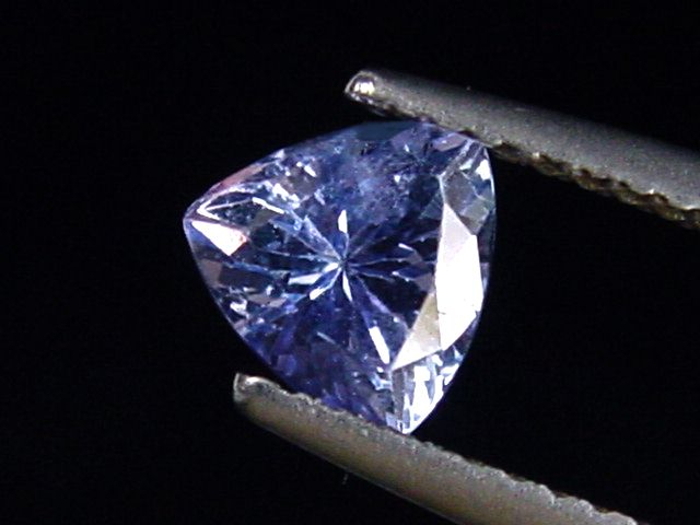 Tanzanite 0,90 Ct. trillion fine color