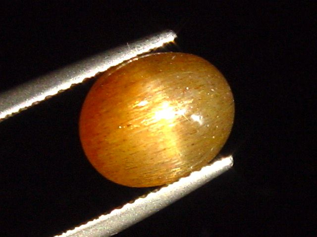 Star Sunstone 3,26 Ct. oval cabochon India