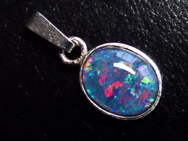 Opal pendant 10 x 8 mm oval cabochon triplet - Australia