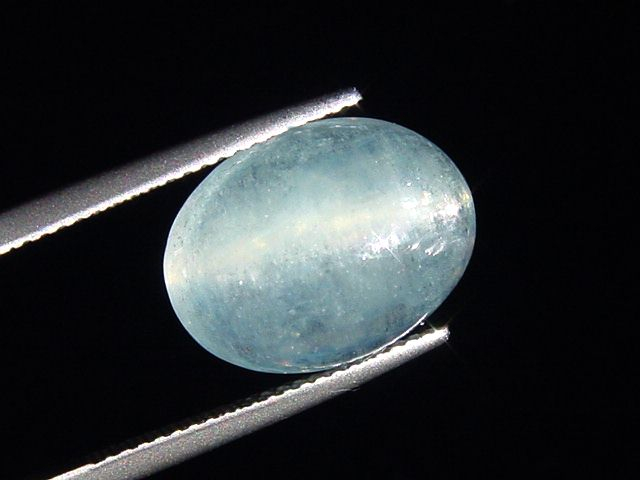 Aquamarin Katzenauge 9,53 Ct. - Oval Cabochon Brasilien