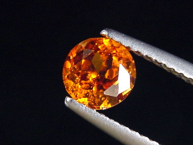 Spessartite Garnet 1,05 Ct. fine orange round Tanzania