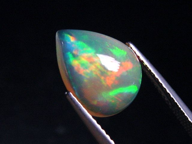 Opal 2,61 Ct. finest quality - pear cabochon