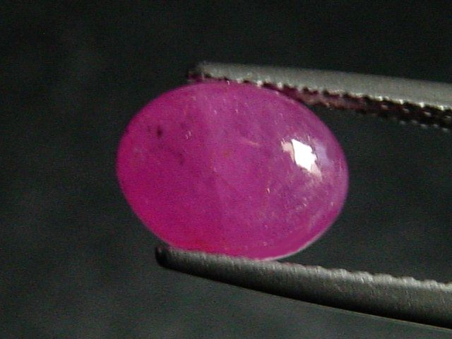 Ruby 3,66 Ct. natural color cabochon Tanzania