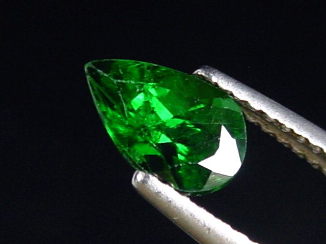 Tsavorite Garnet 1,30 Ct. top color pear