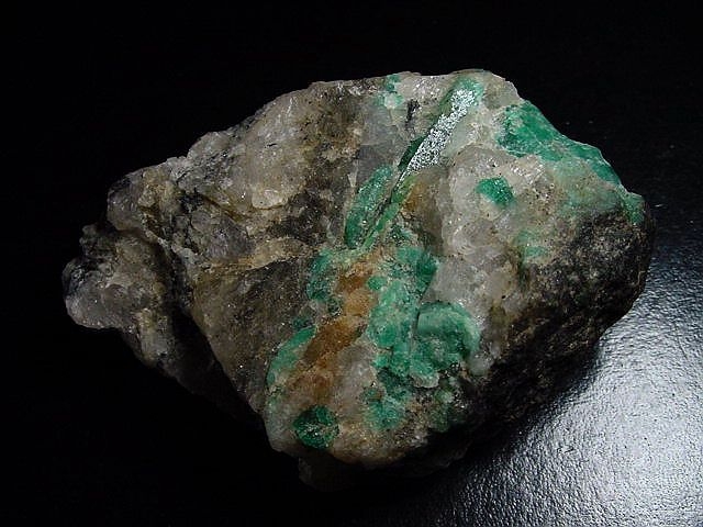 Emerald specimen 92 mm rich - Haramosh mtns., Gilgit, Pak.