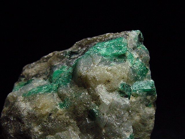 Emerald specimen 51 mm rich - Haramosh mtns., Gilgit, Pak.