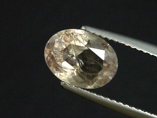 Sultanit / Diaspor 2,21 Ct. Oval Farbwechsel Türkei