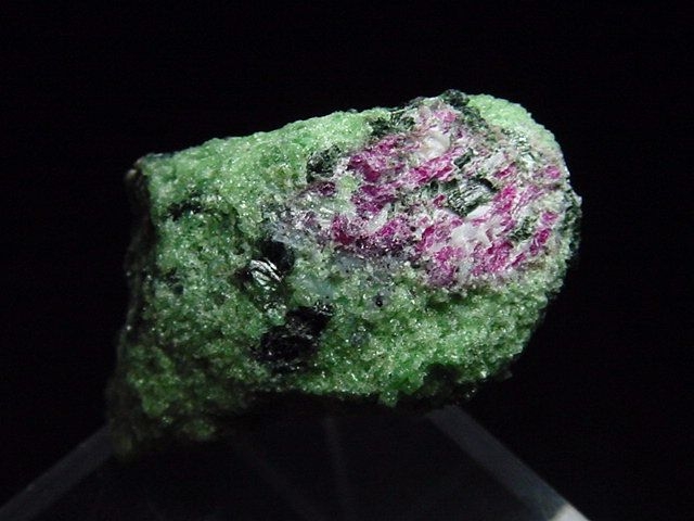 Ruby in Zoisite specimen 21 mm - Longido, Tanzania