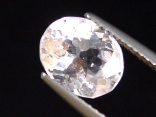 Spodumen 3,00 Ct. Oval 9,5 x 8 mm