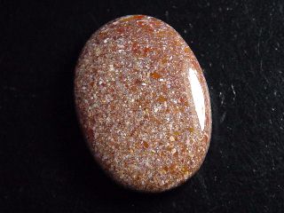 Jaspis 29,93 Ct. Oval Cabochon Brasilien