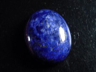 Lapislazuli 46,64 Ct. oval cabochon