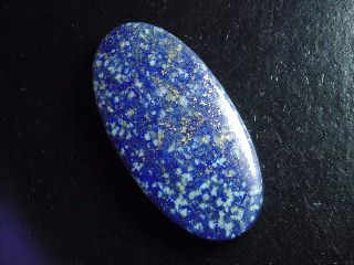 Lapislazuli 68,97 Ct. oval cabochon