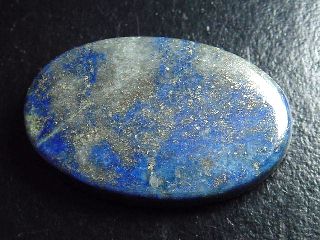 Lapislazuli 67,63 Ct. Oval Cabochon 39 x 24 mm