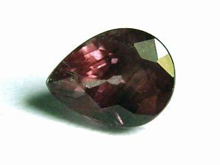 Colorchange Garnet 1,25 Ct. pear - brownrose to violet - Madag.