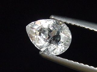 Pollucite 0,95 Ct. pear rare - Skardu, Pak.