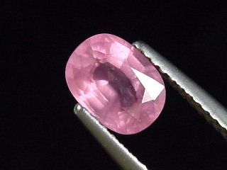 Rosa Spinell 1,33 Ct. 7 x 5,5 mm Oval Sri Lanka