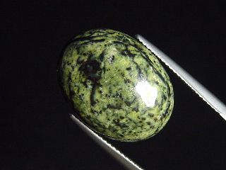 Nephrit Jade in Serpentinit 13,16 Ct. Cabochon Kanada