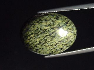 Nephrit Jade in Serpentinit 15,18 Ct. Cabochon Kanada