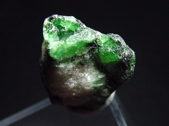 Tsavorite Garnet specimen 23 mm - Tsavo, Kenya