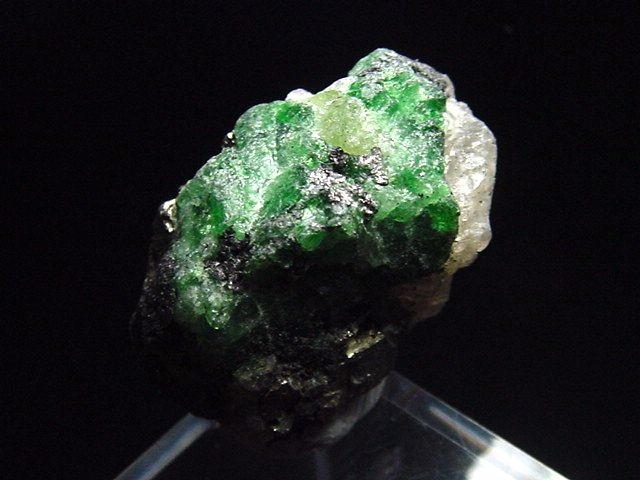 Tsavorite Garnet specimen 24 mm - Tsavo, Kenya