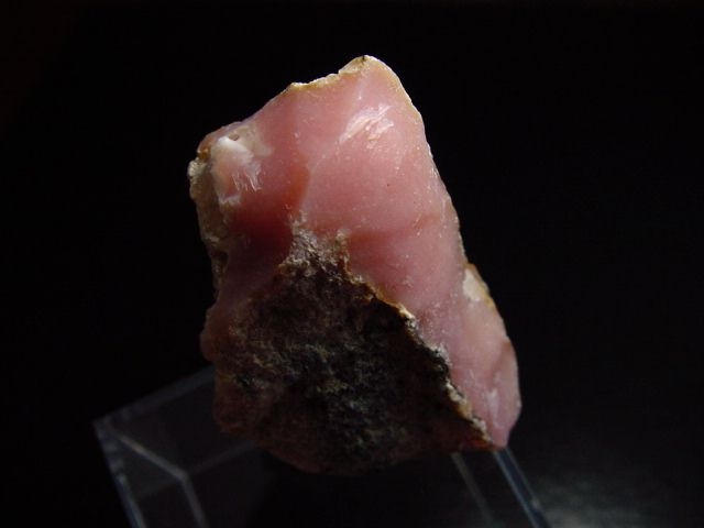 Pink Opal 37 mm rough - Arequipa, Peru