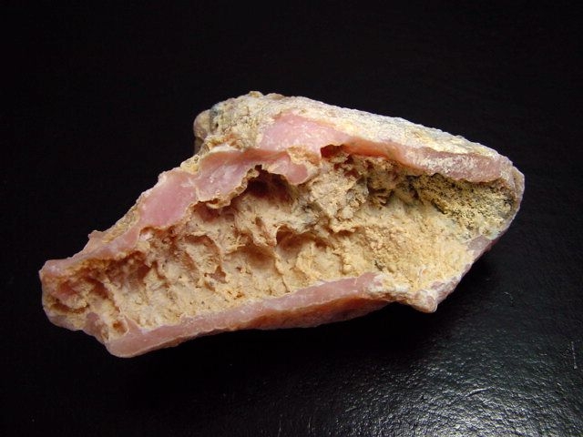 Pink Opal 62 mm rough - Arequipa, Peru